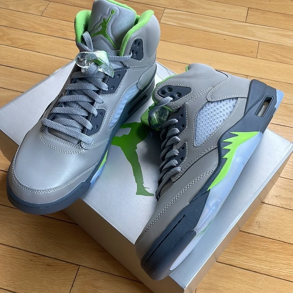 AUTHENTIC RARE  MENS JORDAN RETRO SILVER GREEN GREY SNEAKERS *NIB* SIZE 9.5